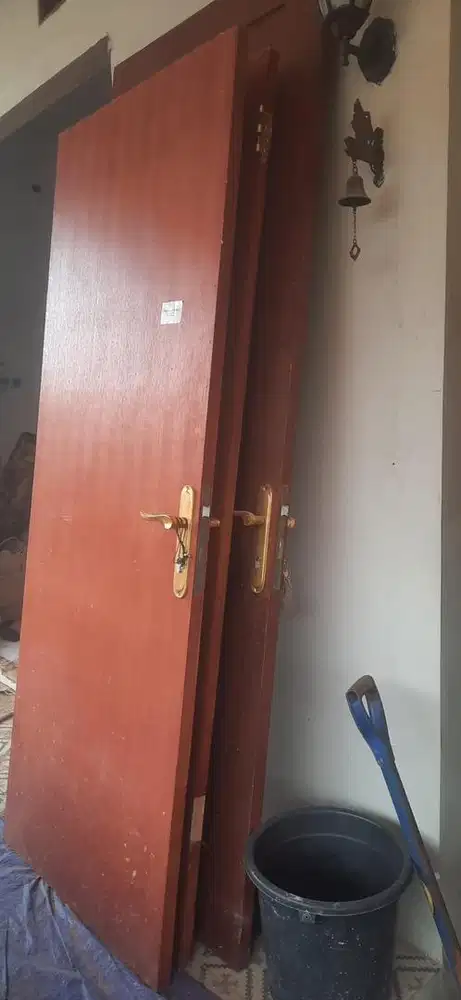 Pintu dan Jendela Kaca + Kusen