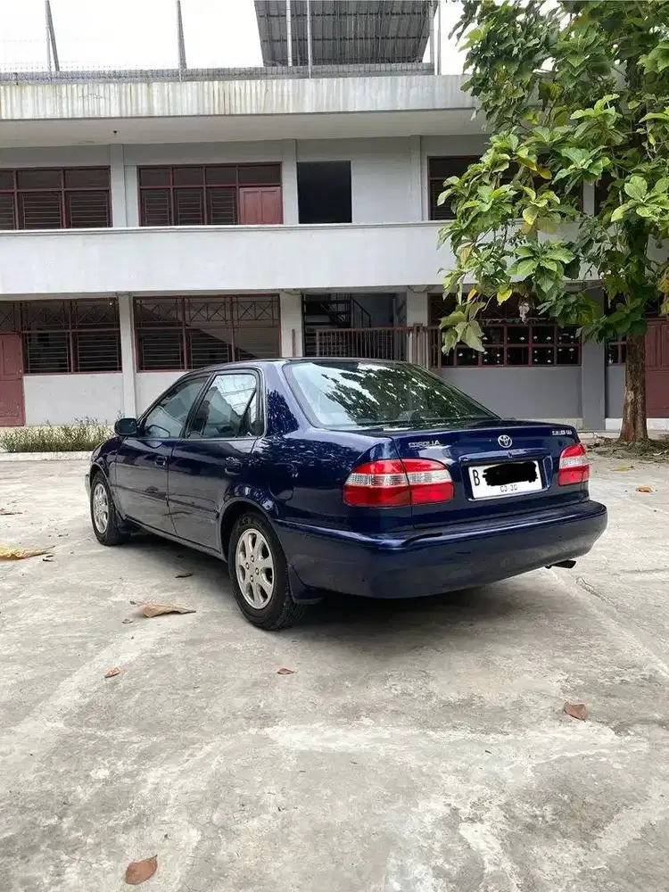 toyota corolla (2000)