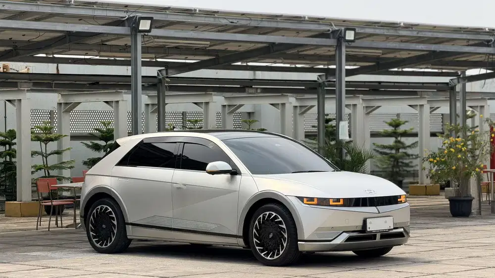 IONIQ 5 Signature Long Range 2023. Warranty ON 10/2027