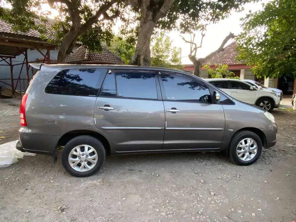 Toyota Kijang Innova 2008 Bensin