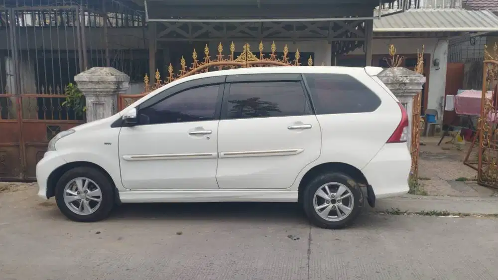 AVANZA VELOZ 1.5 MT 2013
