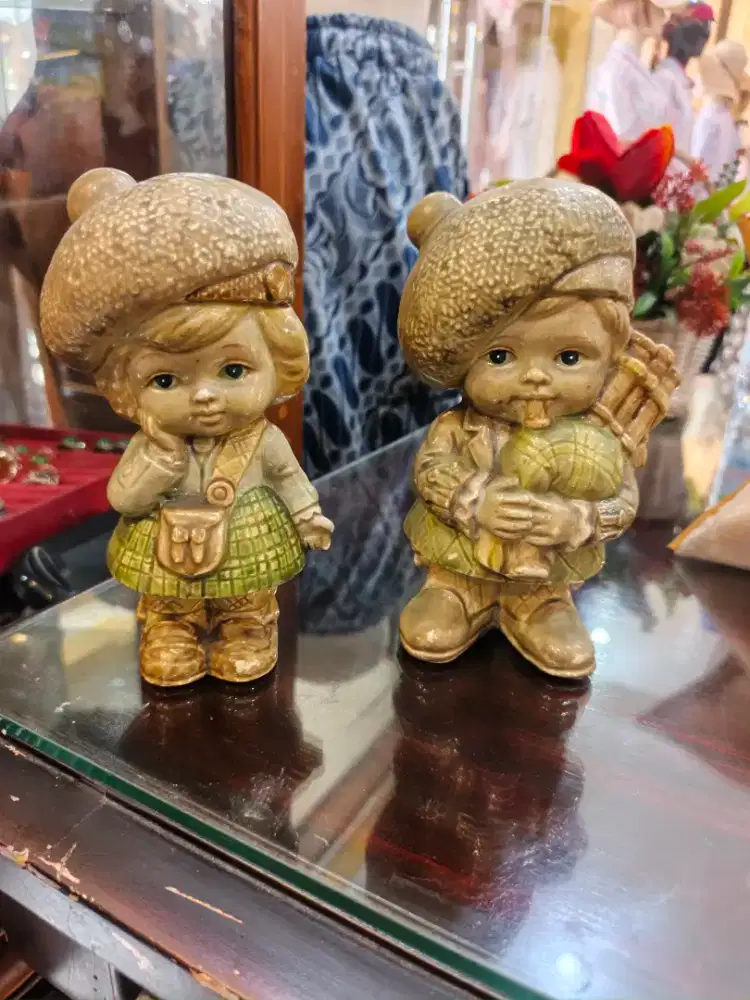 Boneka porselen lama sepasang