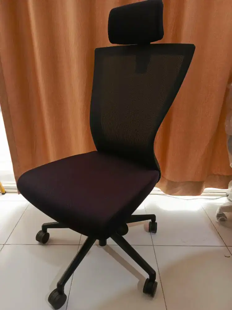 Kursi kantor nuc 11 knl