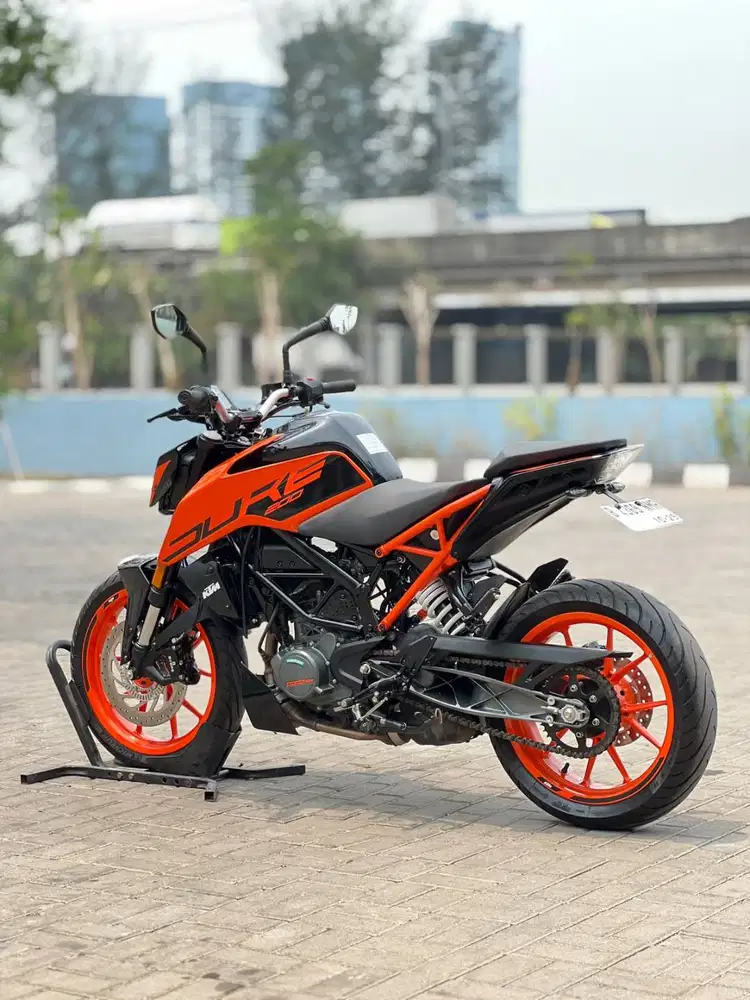 KTM DUKE 200 ABS 2023 ORANGE KM 2K PAJAK PANJANG KAYAK BARU