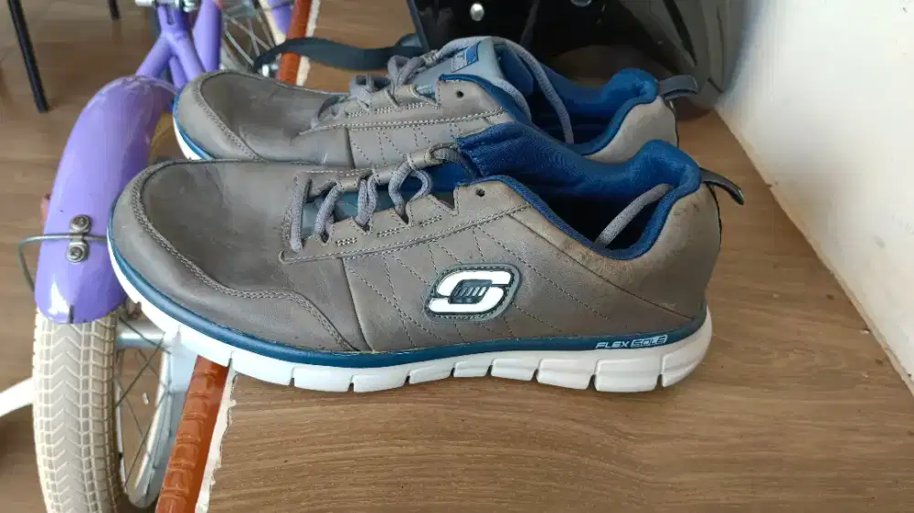 Jual sepatu skechers size 44