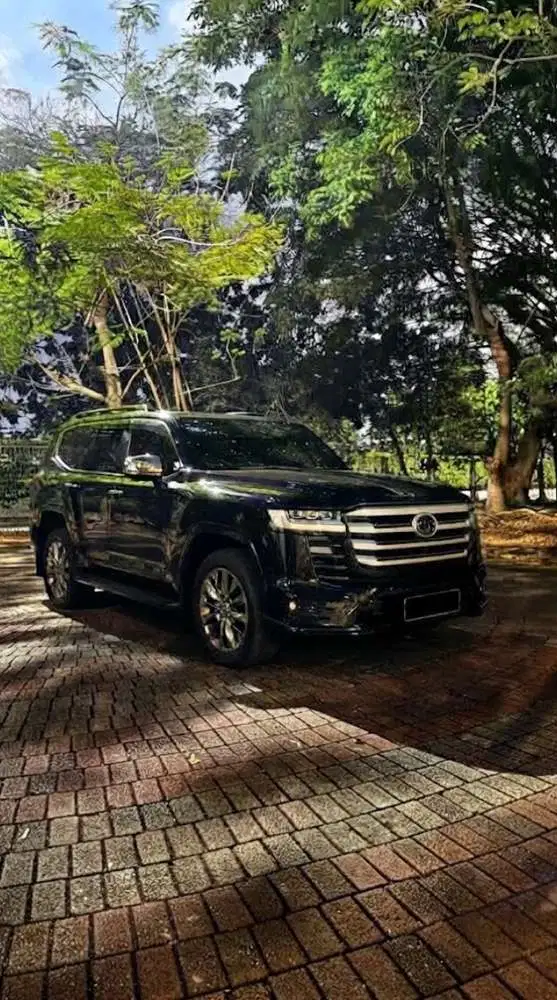 Toyota
All New Land Cruiser 300 VX-R