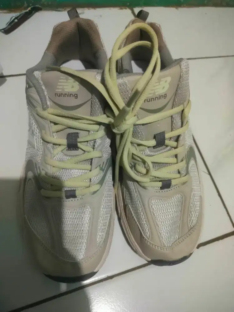 Sepatu NB 530 Sz 42 Kumplit + Box Mulus