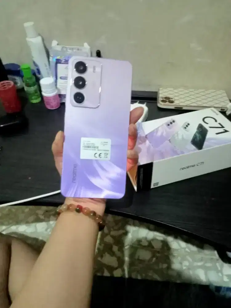 Jual relmi c71 mulus jarang di pake lengkap..Bru 2 Bln belli.