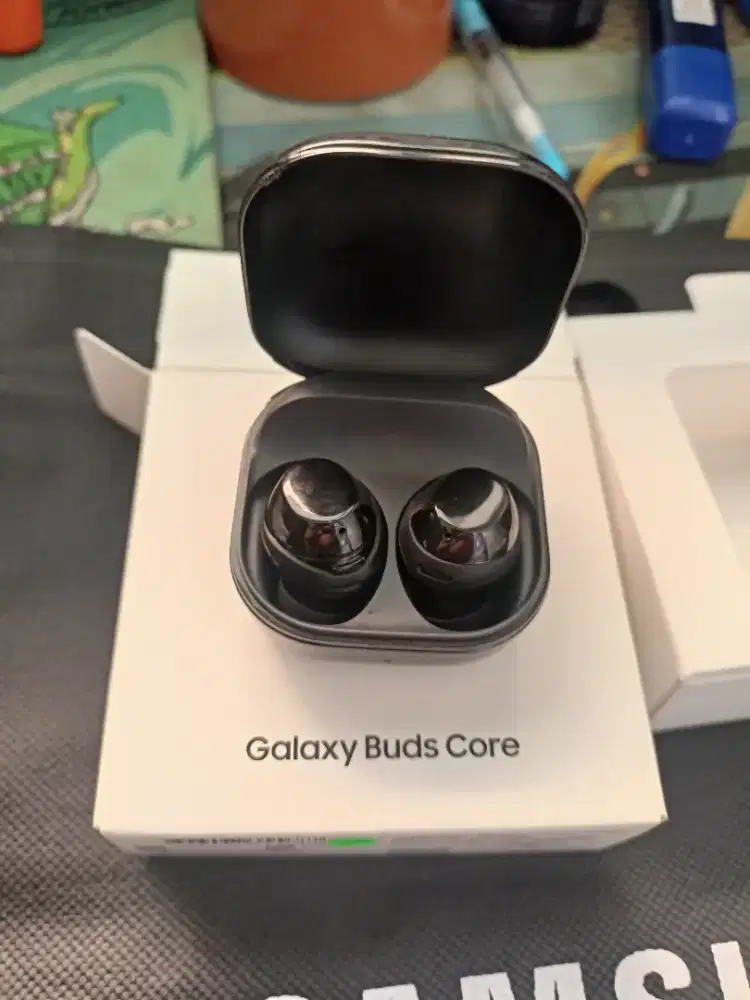 EarbudsCore headset bluetooth