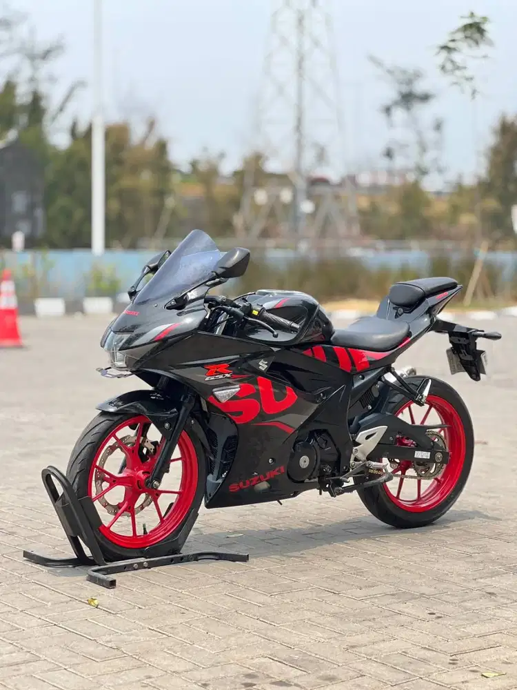 SUZUKI GSX R150 KEYLESS 2018 BLACK KM LOW PAJAK PANJANG NO MINUS