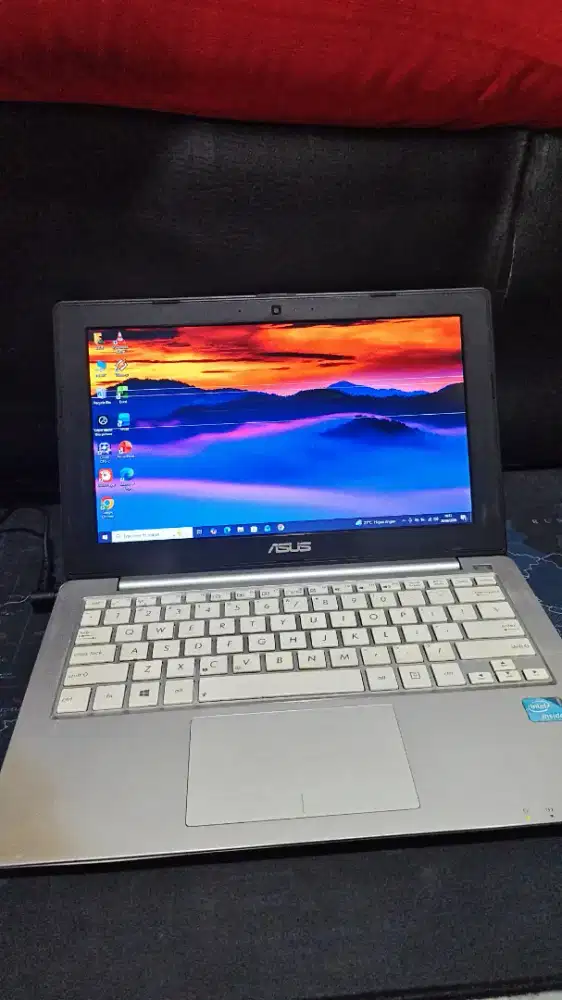 Notebook Asus X201E Intel Intel N2080 1.9 ghz