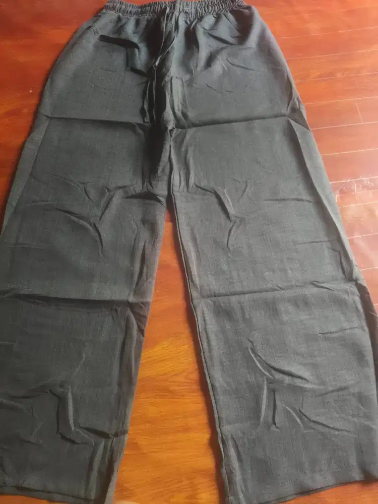 Jual celana kain wanita masih baru blm dipake