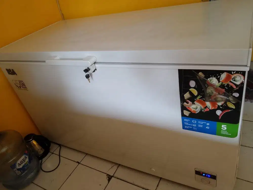 Di jual freezer RSA gea 1 pintu ukuran 550