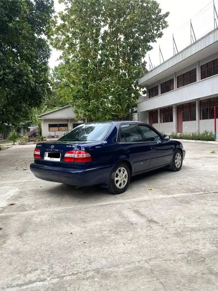 toyota corolla (2000)