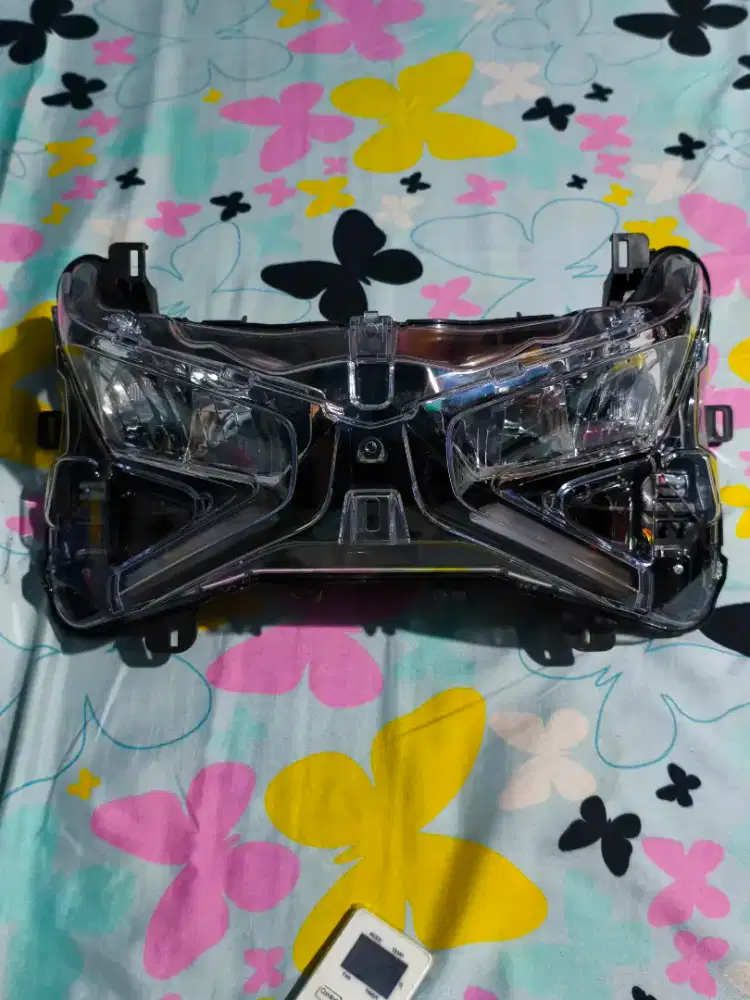 Headlamp lampu depan xmax new