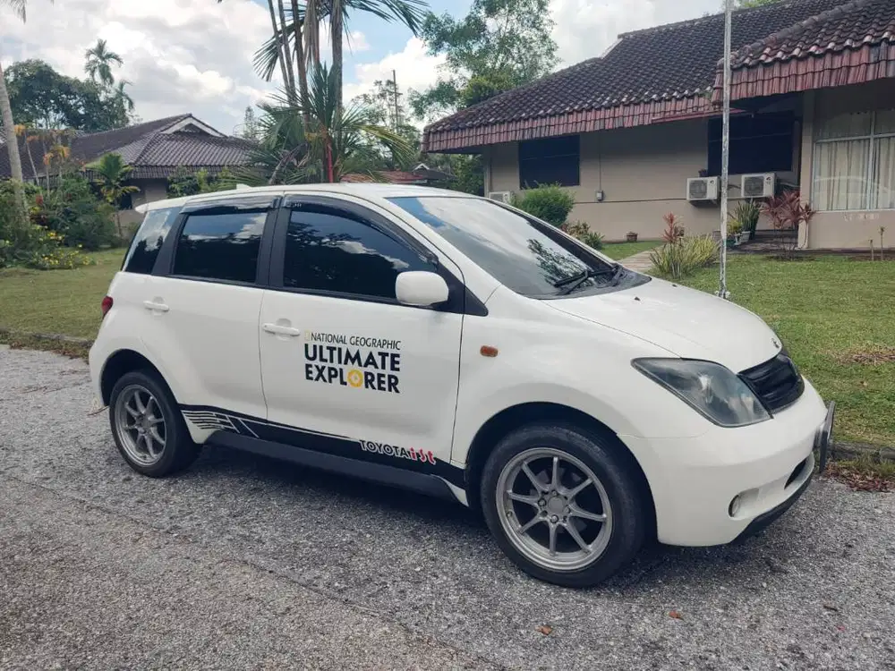 Jual Toyota IST 1.5 2003 CBU Jepang KM 182 Ribu