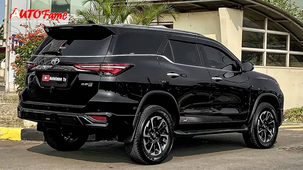 Toyota New Fortuner 2.8 GR Sport Diesel AT NIK 2022 FACELIFT Black On
