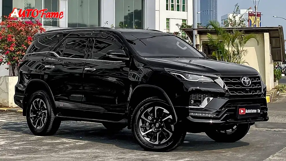 Toyota New Fortuner 2.8 GR Sport Diesel AT NIK 2022 FACELIFT Black On