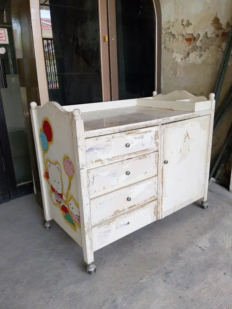 Lemari Box bayi