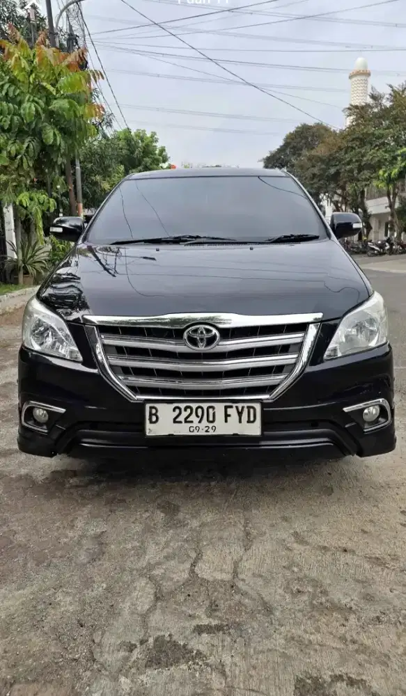 Kijang Innova V Luxury Bensin AT 2014 Last Edition