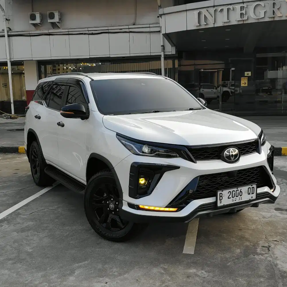 Toyota Fortuner 2.8 GR Diesel 2026 Putih