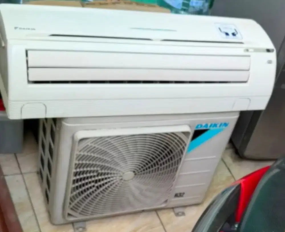 Jual ac daikin 1/2pk lowatt 330 watt kondisi 95% ori semua