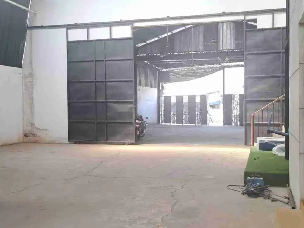 Gudang Bekasi Barat, Dekat Pintu Tol JORR