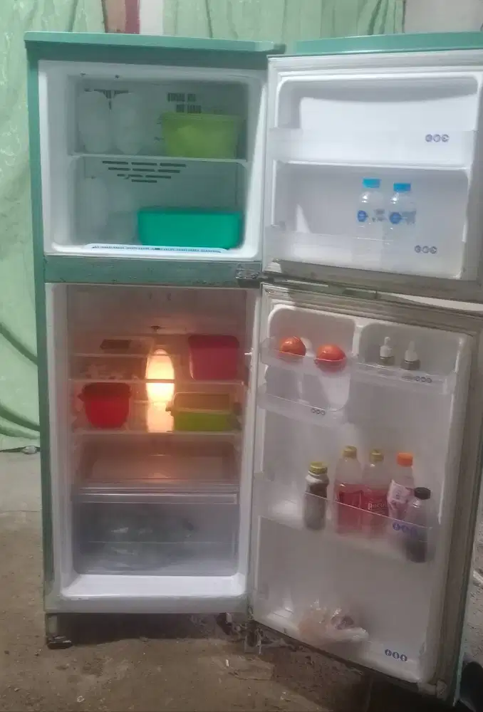 Kulkas 2 pintu LG.Mesin Original Pabrik Belum Pernah Rusak.(diantar fr