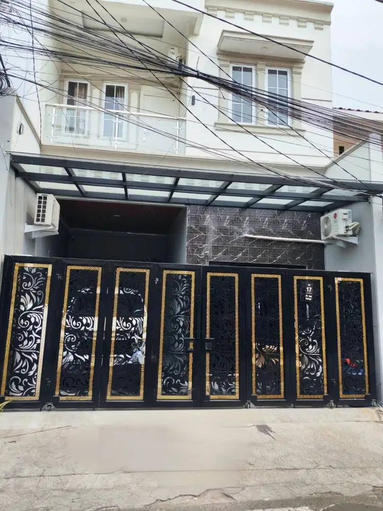 RUMAH BARU SIAP HUNI & FULL FURNISHED DI PUSAT KOTA JAKARTA!