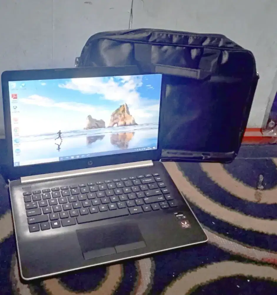 laptop HP AMD Ryzen 3 Ram 8GB SSD 240Gb layar 14in slime 2.7jt