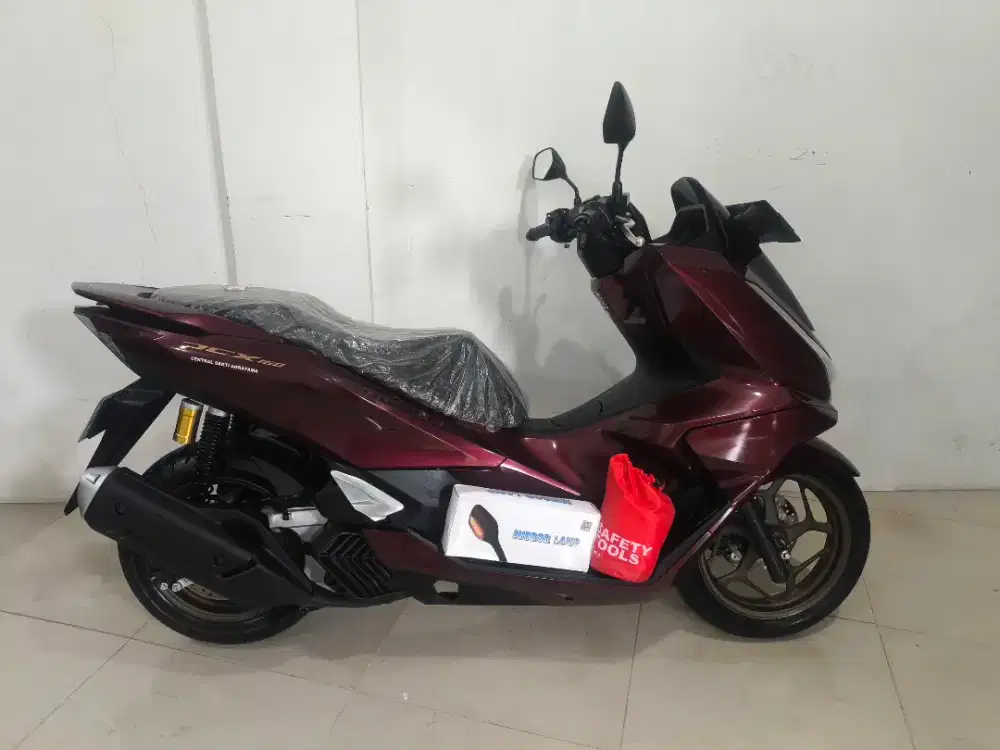 PCX160 ABS Roadsync 2025 AD solo Like new