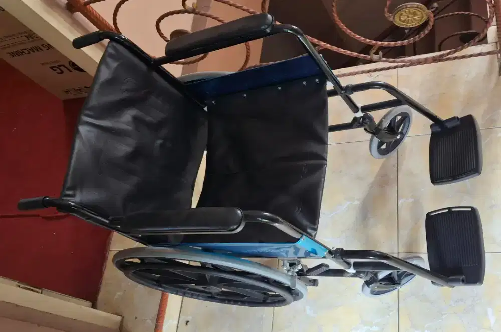 Kursi Roda (Serenity Steel Wheelchair)