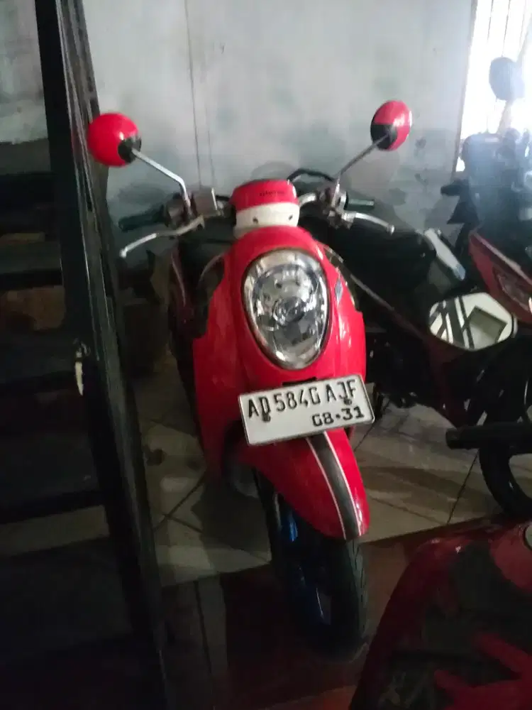 Scoopy injeksi 2016