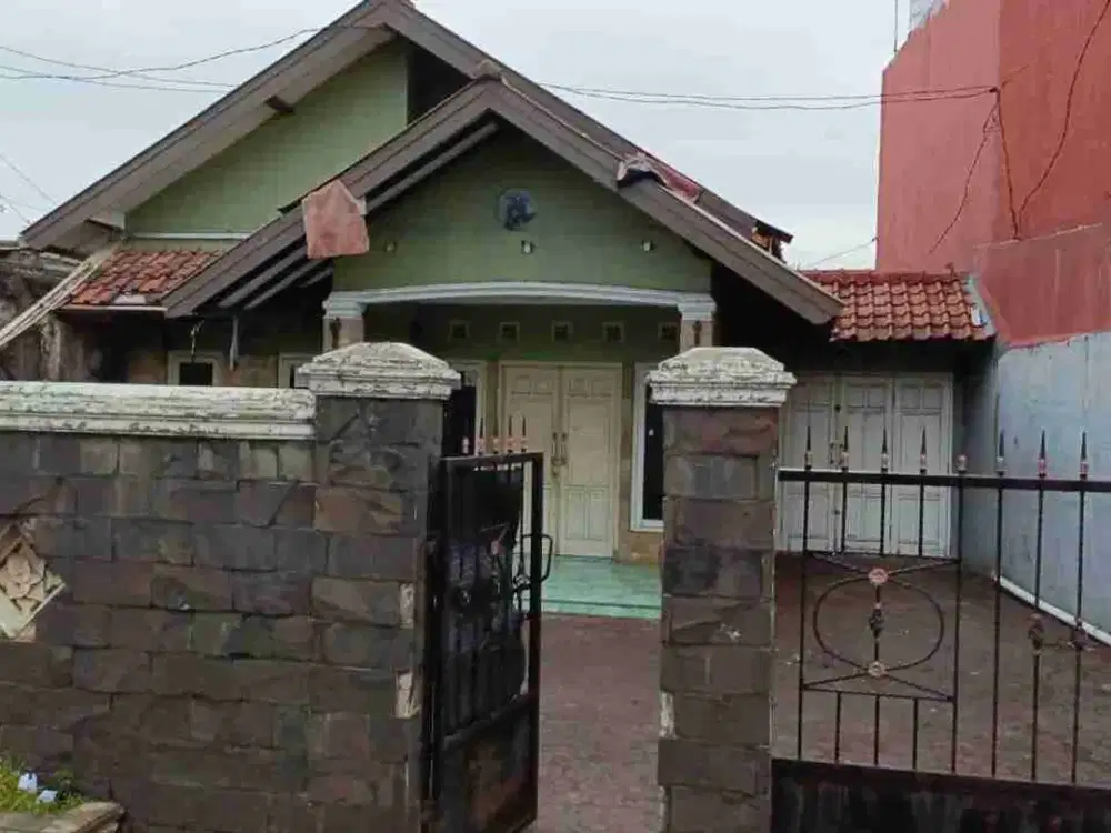 Rumah Pinggir Jalan Raya Di Cianjur