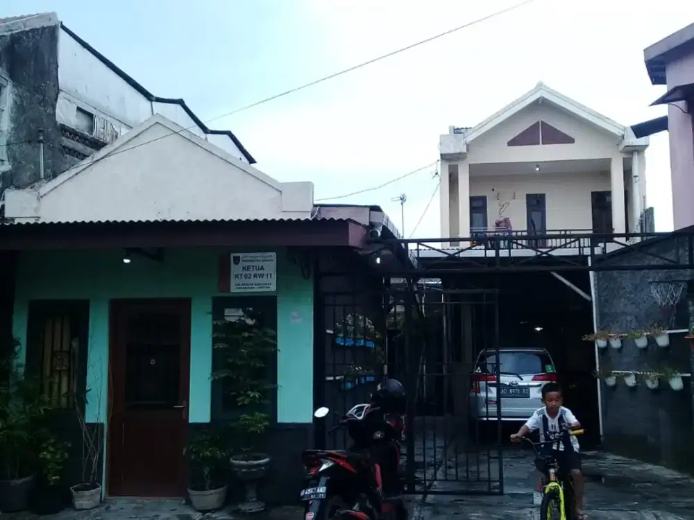 Dijual Rumah 3lantai di Sondakan Laweyan dekat Stasiun Purwosari