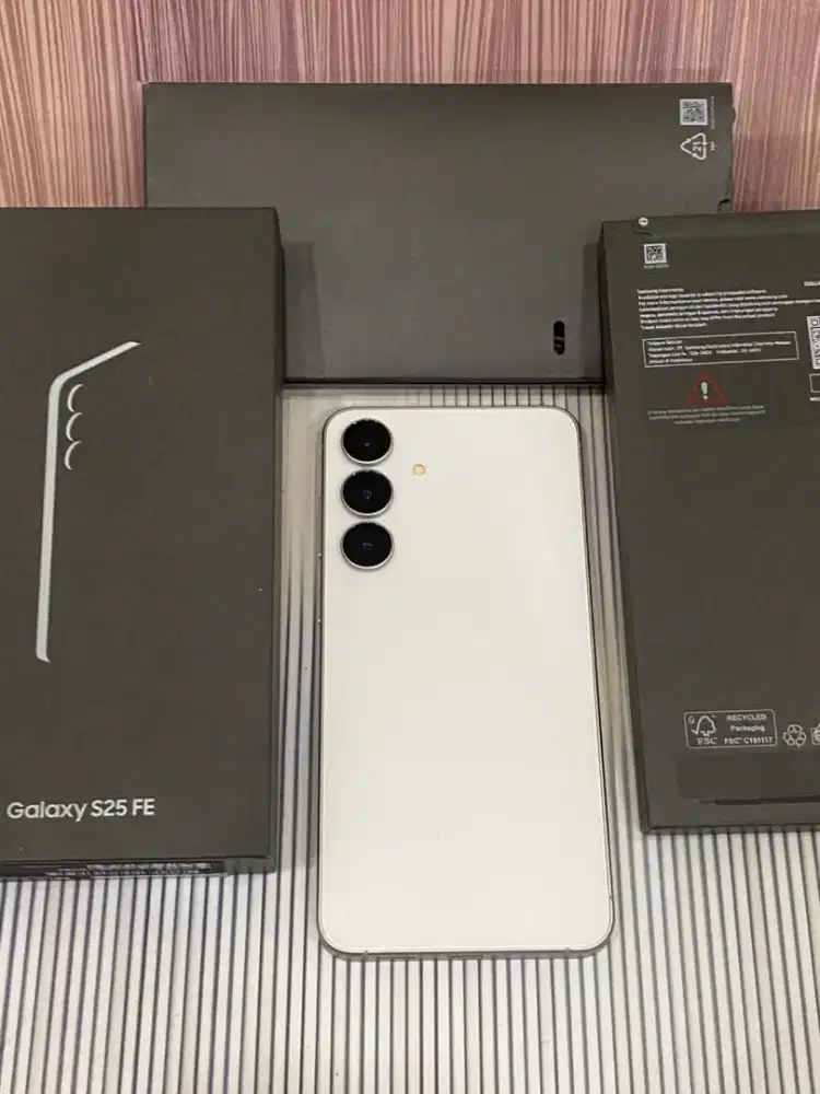 Samsung S25 FE 5g 8/256GB Resmi Sein Like New
Fullset Original