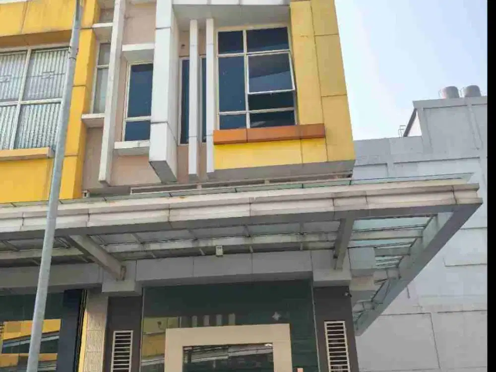 Disewakan Ruko Strategis Siap Pakai Murah di  Emerald Sumarecon Bekasi