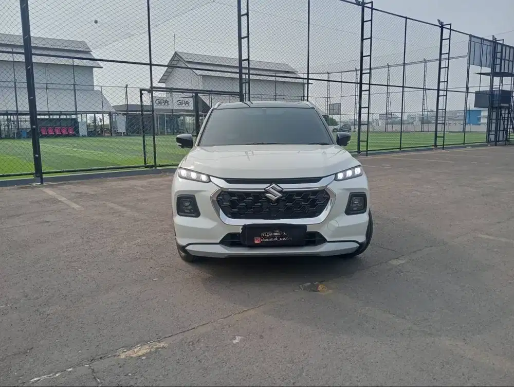 Suzuki Grand Vitara GX Hyrbid 1.5 Panoramic AT Putih Metalik 2023/2024