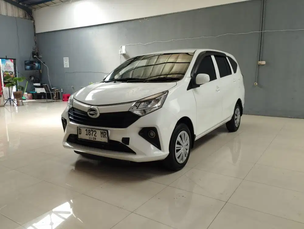 New Sigra X 1.2 manual 2023 white