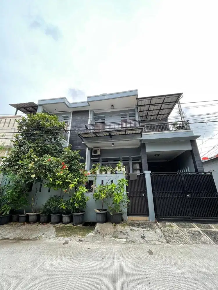 Dijual cepat rumah 2 lantai di duta kranji bekasi barat