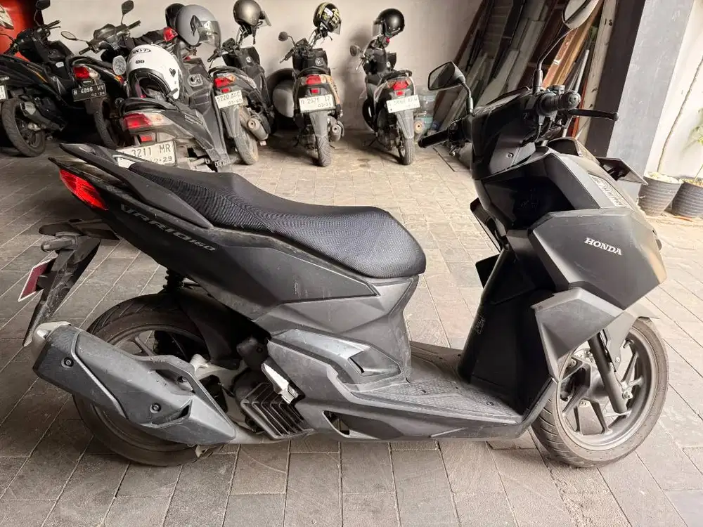 Honda Vario ISTIMEWA  - 160; KM 6 Ribuan – Pribadi, Bukan Rental