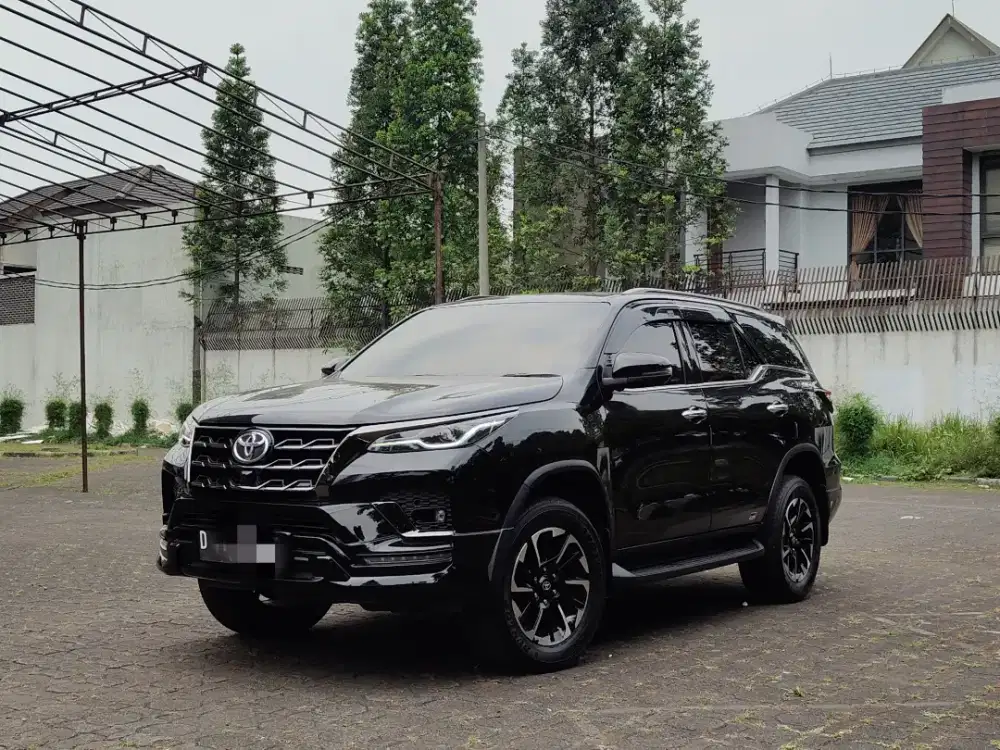 Vrz 2.8 GR Sport 2022 AT Diesel Km55rb Hitam Record Toyota
