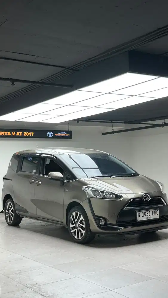 TOYOTA SIENTA V 1.5 AT 2017 {GARANSI MESIN&TRANSMISI}