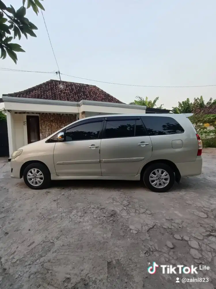 Toyota Grand Innova G 2.5  Matic 2013