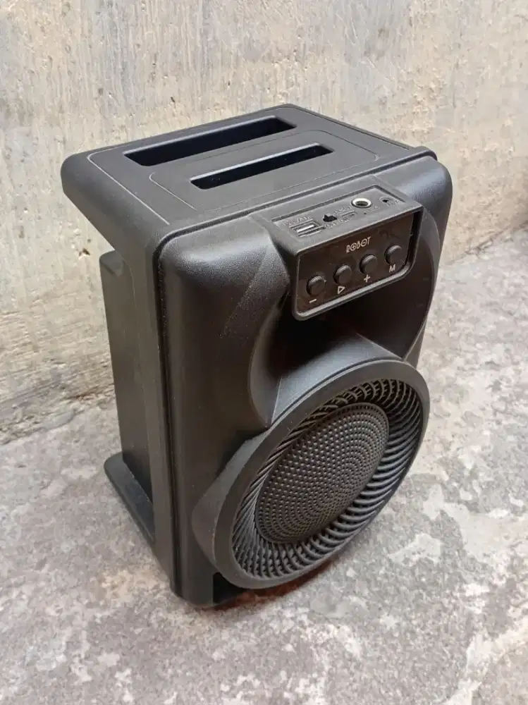 Speaker Robot Karaoke