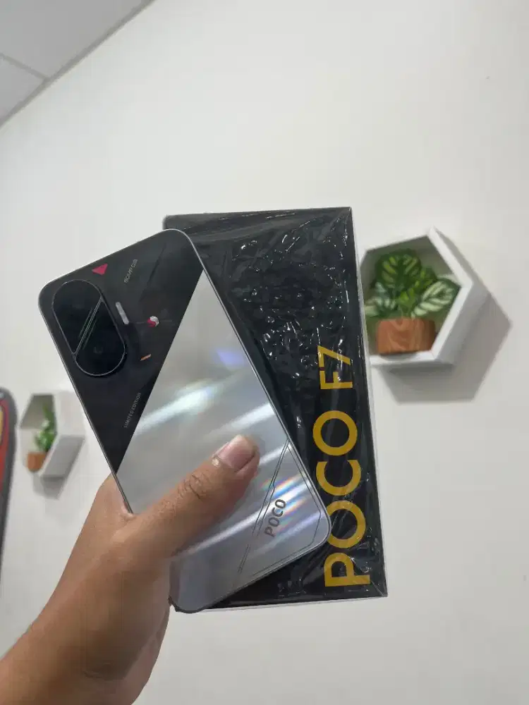 Poco F7 12/512 Garansi panjang resmi
