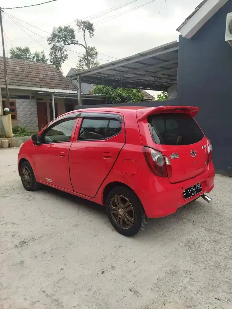 daihatsu ayla (2015)