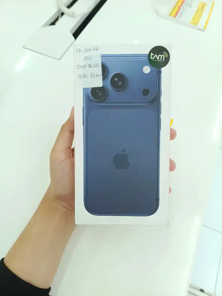 iPhone 17 Pro 256GB Deep Blue