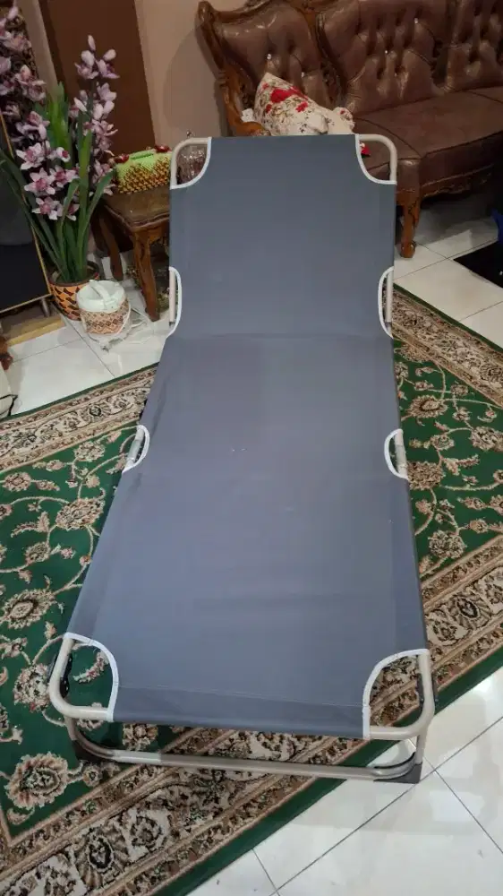 Ranjang lipat (folding bed)