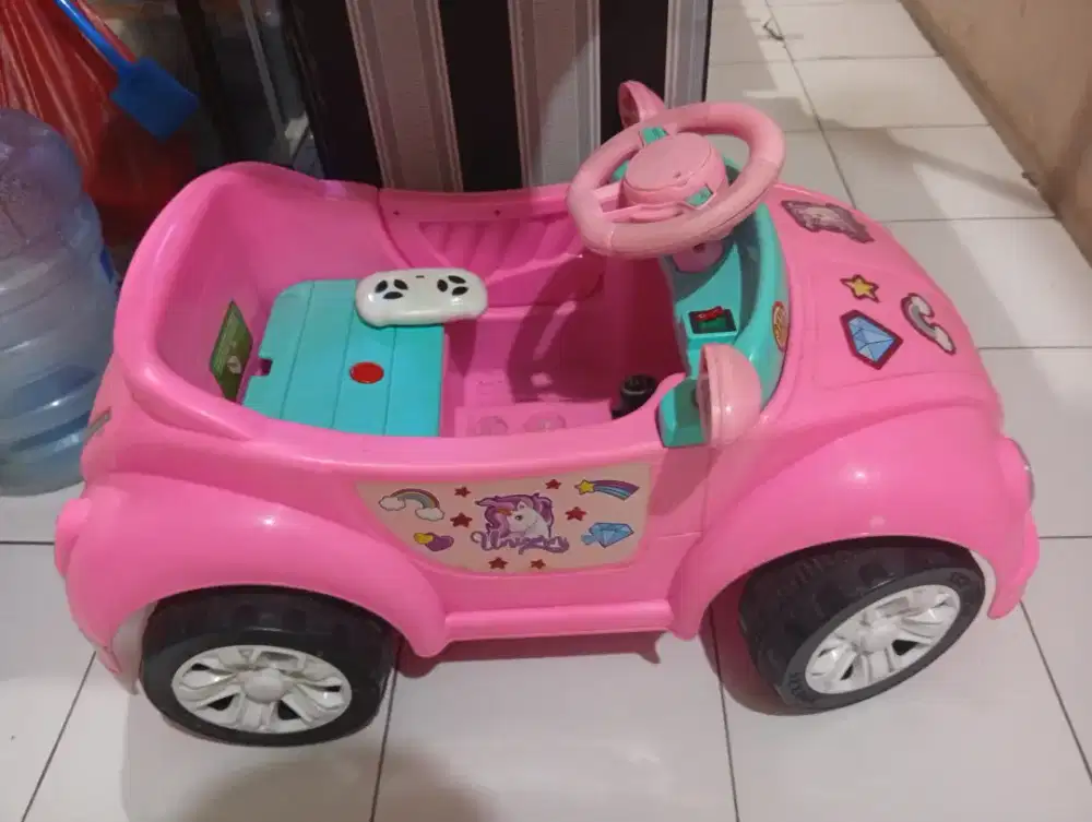 Mobil aki anak Volta 5004